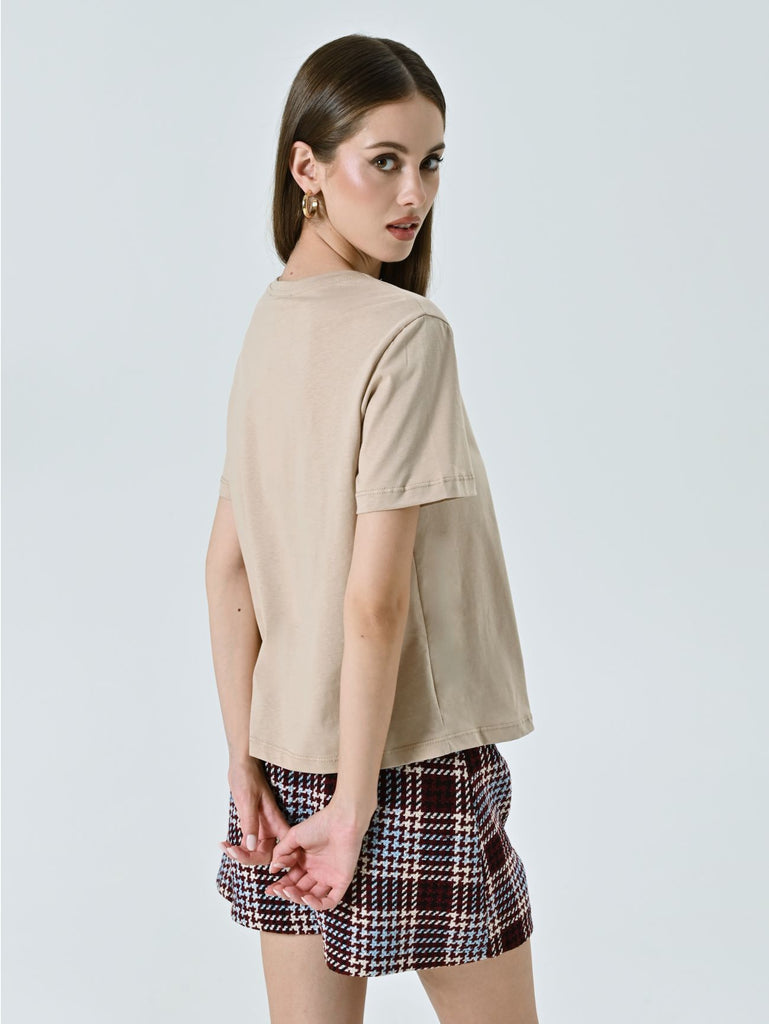 T-shirt Detalhe em Brilhantes